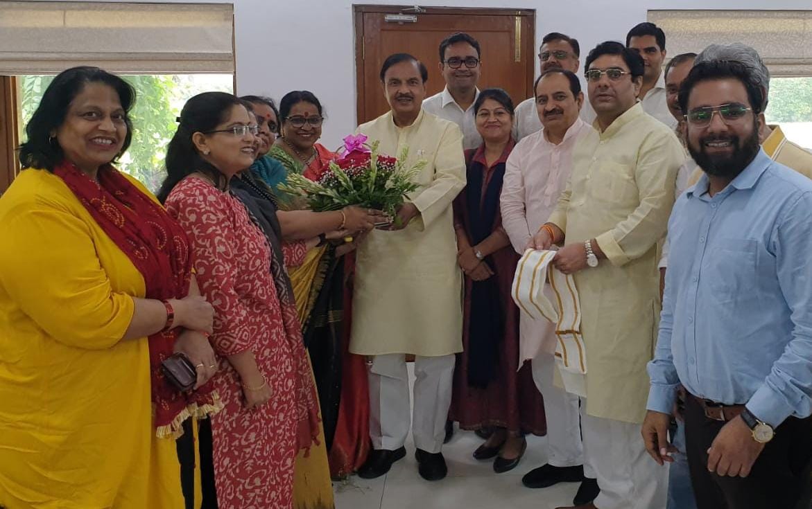 नौएडा सिटीजन फोरम के पदाधिकारियों ने की सांसद से मुलाकात