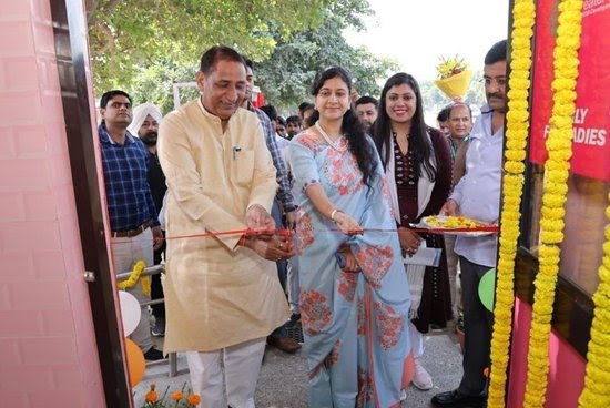तेजपाल नागर और रितु माहेश्वरी ने किया जिले के पहले एमआरएफ केंद्र का शुभारंभ