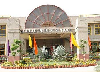 डी पी एस में ‘स्पिक मैके - 2022’ का आयोजन, श्रीमान रजत कपूर के संग - गांधी के विचारों से ओतप्रोत हुआ डी पी एस प्रांगण
