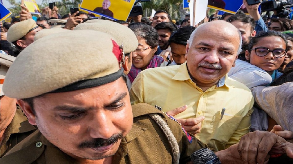 शराब घोटाले में दिल्ली के डिप्टी सीएम मनीष सिसोदिया गिरफ्तार, 8 घंटे की पूछताछ के बाद CBI का बड़ा एक्शन