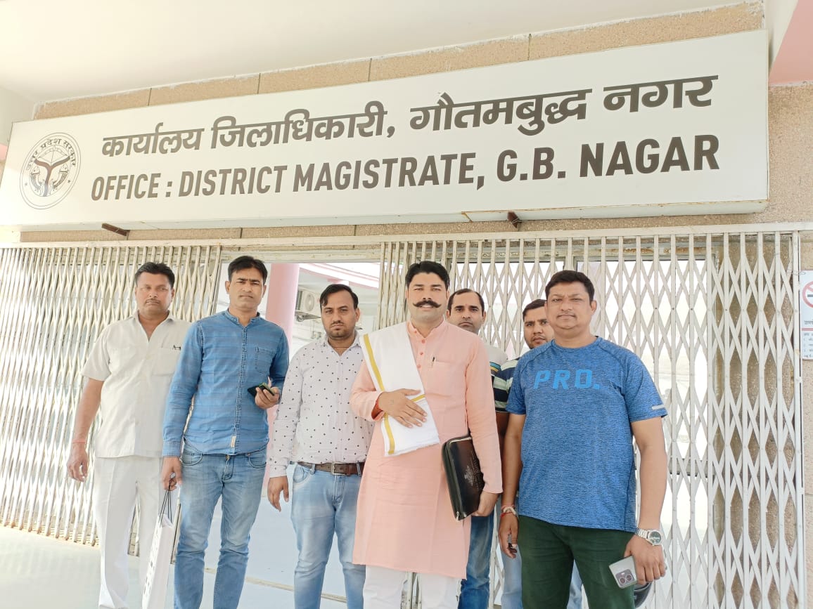 रेयान स्कूल के द्वारा किए गए भ्रष्टाचार की शिकायत करने के बाद भी 7 महीने से दफ्तरों के चक्कर काट रहे हैं अभिभावक