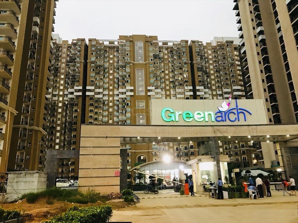 ग्रेटर नोएडा वेस्ट की ग्रीनआर्क सोसायटी में 24 वीं मंजिल से गिरकर महिला की मौत