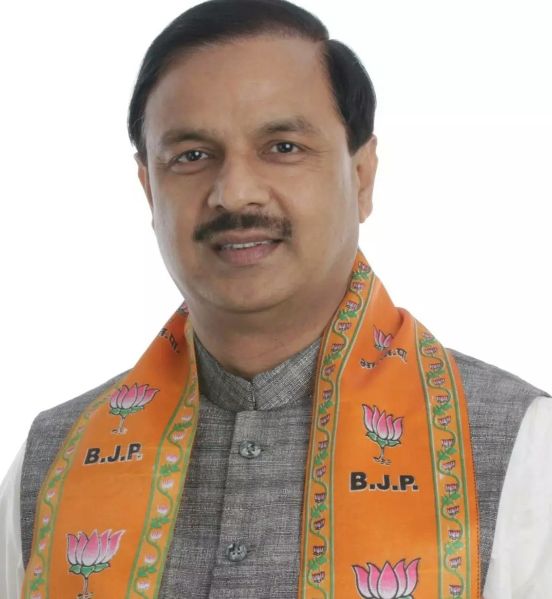 Breaking News : 25 साल का इंतजार, चार सरकारें, दर्जनों फाइलें और अनगिनत अड़चनें… आखिर उड़ान भरने जा रहा नोएडा इंटरनेशनल एयरपोर्ट, डॉ. महेश शर्मा की भूमिका रही निर्णायक, 150 किलोमीटर नियम हटाने में निभाई अहम भूमिका, राजनीतिक इच्छाशक्ति और प्रशासनिक प्रयासों का परिणाम