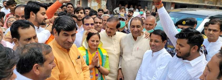भाजपा प्रत्‍याशी गीता पंडित ने दादरी नगपालिका परिषद के अध्‍यक्ष पद के लिए किया नामांकन, दिया यह नारा विकास किया है विकास करेंगे