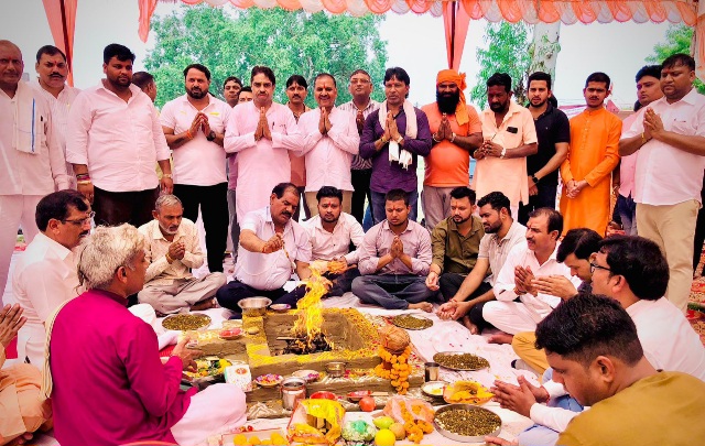 Surajpur News :  श्री आदर्श रामलीला कमेटी, के भव्य भूमि पूजन के साथ शुरू हुआ सूरजपुर दशहरा महोत्सव, का सफर, कलाकार देंगे रामलीला को नया अंदाज