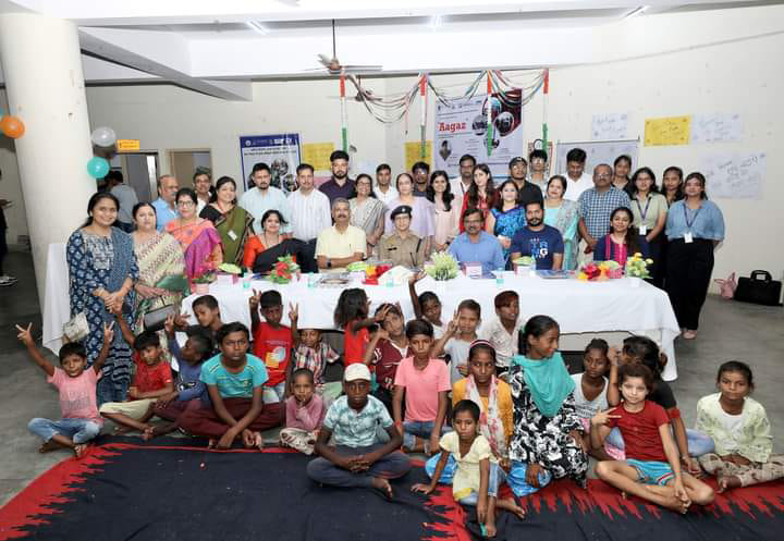 Shardha University News : शारदा विश्वविद्यालय ने शुरू की कंप्यूटर साक्षरता कक्षाएं, डिजिटल विभाजन को कम करने की पहल