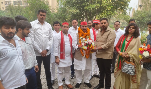 Samajwadi Party News : सपा प्रदेश अध्यक्ष का गौतमबुद्ध नगर में जोरदार स्वागत, भाजपा पर साधा निशाना