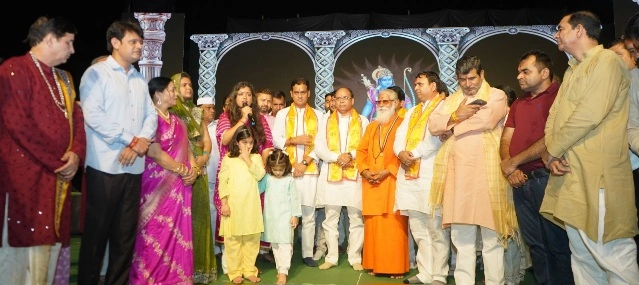 Dharmik Ramlila News : ग्रेटर नोएडा की रामलीला में भक्ति, त्याग और सामाजिक समरसता का अद्भुत संगम, निषादराज, केवट और भरत के प्रसंगों ने दर्शकों को किया भावविभोर, मुख्य अतिथि गौतम बुद्ध नगर की DM श्रीमती मेघा रूपम अपने बच्चों ओर भाजपा क्षेत्रीय अध्यक्ष, MLC और जिलाध्यक्ष साथ मौजूद रही
