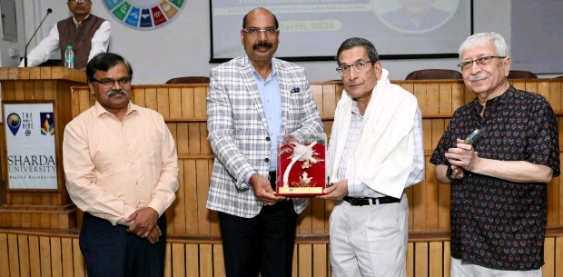 Sharda University News : “रसायन से जीवन तक की अद्भुत यात्रा”, शारदा विश्वविद्यालय में जीवन की उत्पत्ति पर अंतरराष्ट्रीय वैज्ञानिक का प्रेरक व्याख्यान, छात्रों को मिली विज्ञान की नई दृष्टि, छात्रों में विज्ञान और शोध के प्रति बढ़ी रुचि