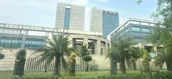 Greater Noida Authority News : ग्रेटर नोएडा प्राधिकरण में बड़ा प्रशासनिक फेरबदल!, विकास परियोजनाओं को मिलेगी नई रफ्तार, दो नए अधिकारियों के कंधों पर सौंपी गई अहम जिम्मेदारियां, उद्यान से लेकर स्वास्थ्य विभाग तक अब होगी सख्त निगरानी, विजय कुमार रावल को मिला बड़ा दायित्व, आठ वर्क सर्किल के साथ स्वास्थ्य और उद्यान विभाग की जिम्मेदारी भी