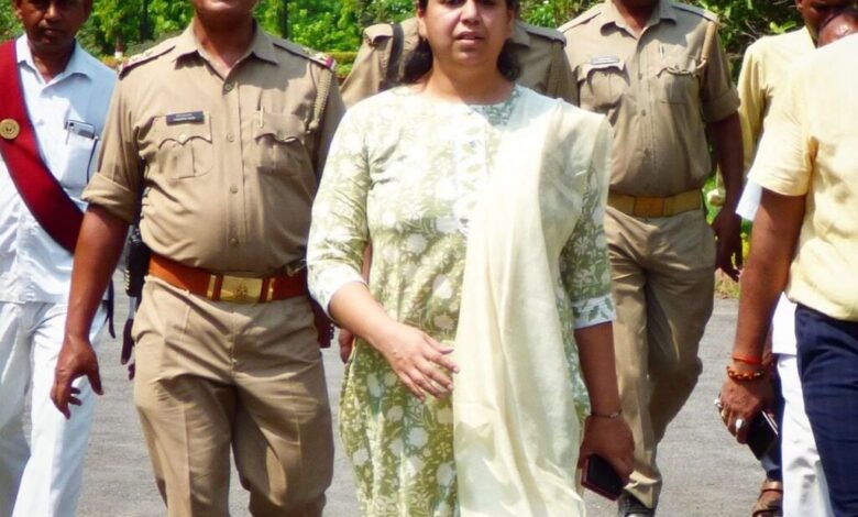 Breaking News : इस IAS का इस्तीफा स्वीकार, 2013 बैच की अफसर ने 30 अगस्त को दिया था त्यागपत्र, सोशल मीडिया पर दी थी इस्तीफे की जानकारी, मीरजापुर से चुनाव लड़ने की भी चर्चा, मई 2026 में देवरिया डीएम पद से हटाया गया था