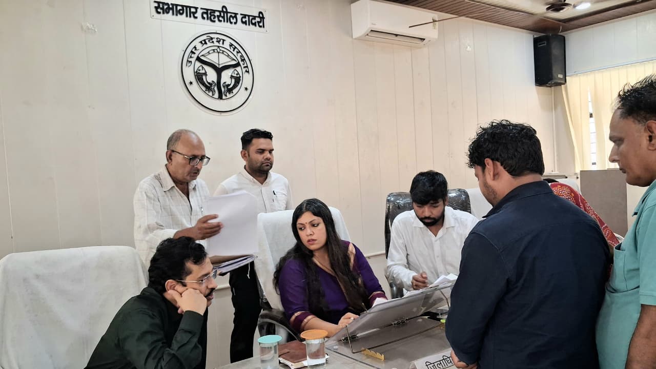 Gautam Buddh Nagar News: तीनों तहसीलों में संपूर्ण समाधान दिवस आयोजित, 170 शिकायतें दर्ज, 7 का मौके पर निस्तारण; DM मेधा रूपम ने दिए समयबद्ध समाधान के निर्देश