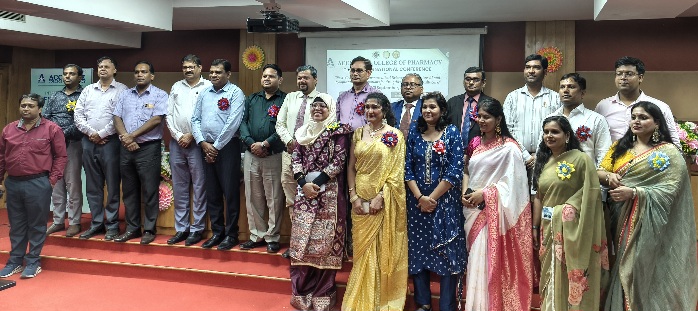 Accurate College of Pharmacy Greater Noida: जनरेटिव AI और ड्रग डिस्कवरी पर अंतरराष्ट्रीय सम्मेलन, 170 शोधपत्रों में नई तकनीकों पर हुआ मंथन; दवा खोज, व्यक्तिगत चिकित्सा और स्मार्ट हेल्थकेयर में AI की भूमिका पर विशेषज्ञों ने साझा किए विचार