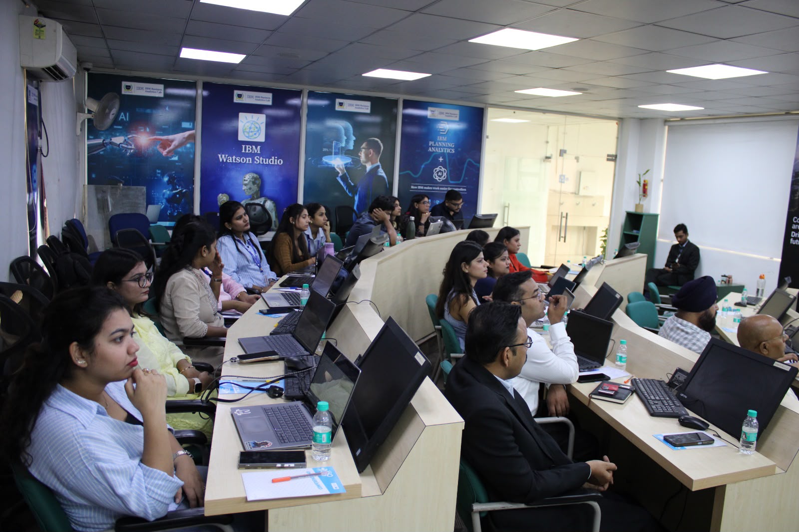 Greater Noida News: लॉयड कैंपस में HR Technology Workshop, 40 से अधिक HR विशेषज्ञों ने AI, डिजिटल तकनीक और मानव संसाधन के भविष्य पर किया मंथन