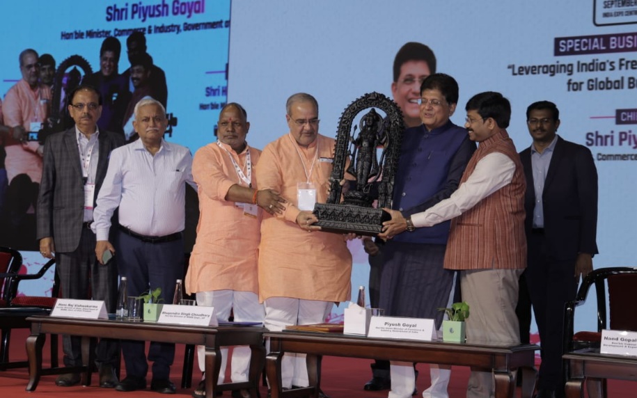 UPITS 2026: तीसरे दिन 2 लाख से अधिक विजिटर्स, 6,700 B2B बैठकें और 1,150 MoUs से ₹2,000 करोड़ की कारोबारी गतिविधियों को मिली रफ्तार