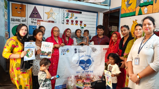 Noida News: ‘सेहत सही, लाभ कई’ अभियान के तहत भंगेल में पोषण पोटली से जागरूकता, Radio Amity ने संतुलित आहार का दिया संदेश