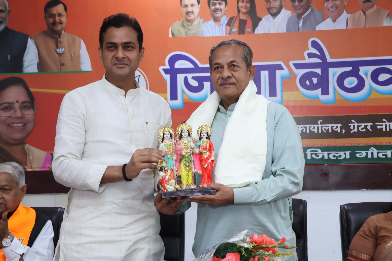 Greater Noida News: गौतमबुद्धनगर पहुंची ‘सेवा संकल्प यात्रा’, लाल कुआं पर भाजपा कार्यकर्ताओं ने किया स्वागत; जनसेवा से देशसेवा के संदेश पर जोर
