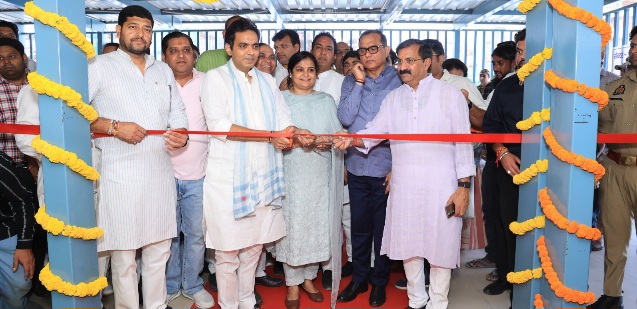 Noida News: सेक्टर-51 और 52 मेट्रो स्टेशन को जोड़ने वाला 460 मीटर लंबा स्काईवॉक शुरू, ₹36.90 करोड़ की लागत से बना; 75-80 हजार यात्रियों को मिलेगा लाभ