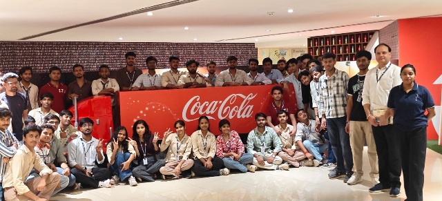 Greater Noida News: ITS Engineering College के छात्रों का Coca-Cola Moon Beverages में Industrial Visit, Automation से Bottling तक सीखी आधुनिक Manufacturing की बारीकियां