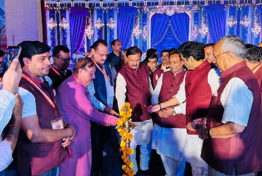 Noida Sec 62 Ramlila 2026: डॉ. महेश शर्मा और पंकज सिंह ने किया श्रीरामलीला महोत्सव का शुभारंभ, 12 अक्टूबर को राम जन्मोत्सव