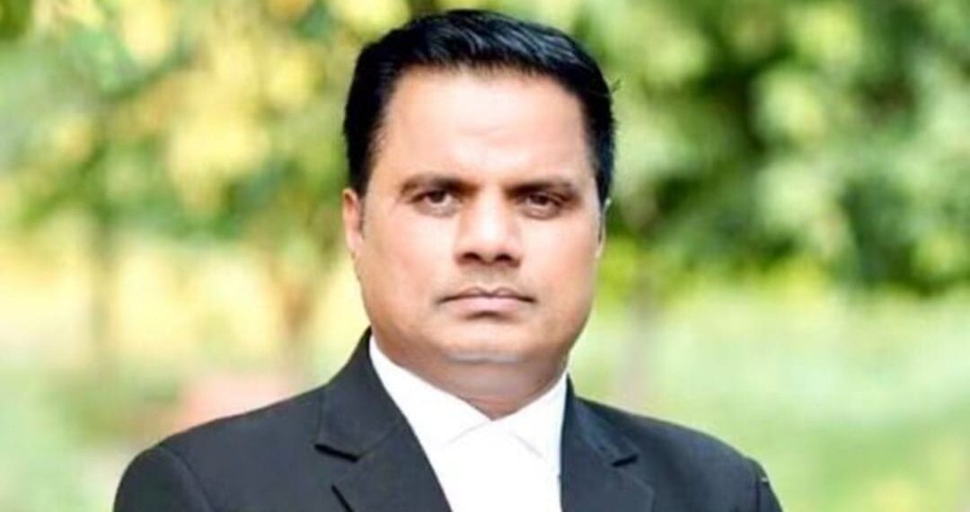 Greater Noida News: मनोज भाटी बोड़ाकी को बड़ी राहत, बार काउंसिल ऑफ इंडिया ने लाइसेंस निलंबन पर लगाई अंतरिम रोक; फिर संभाली गौतमबुद्धनगर बार एसोसिएशन के अध्यक्ष की जिम्मेदारी