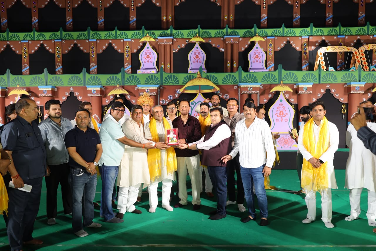 Greater Noida Ramlila 2026: साइट-4 की रामलीला में श्रीराम जन्म से अयोध्या में छाई खुशियां, ताड़का वध का भव्य मंचन; 15 अक्टूबर को 50 फीट के धनुष यज्ञ और सीता स्वयंवर पर रहेंगी दर्शकों की निगाहें