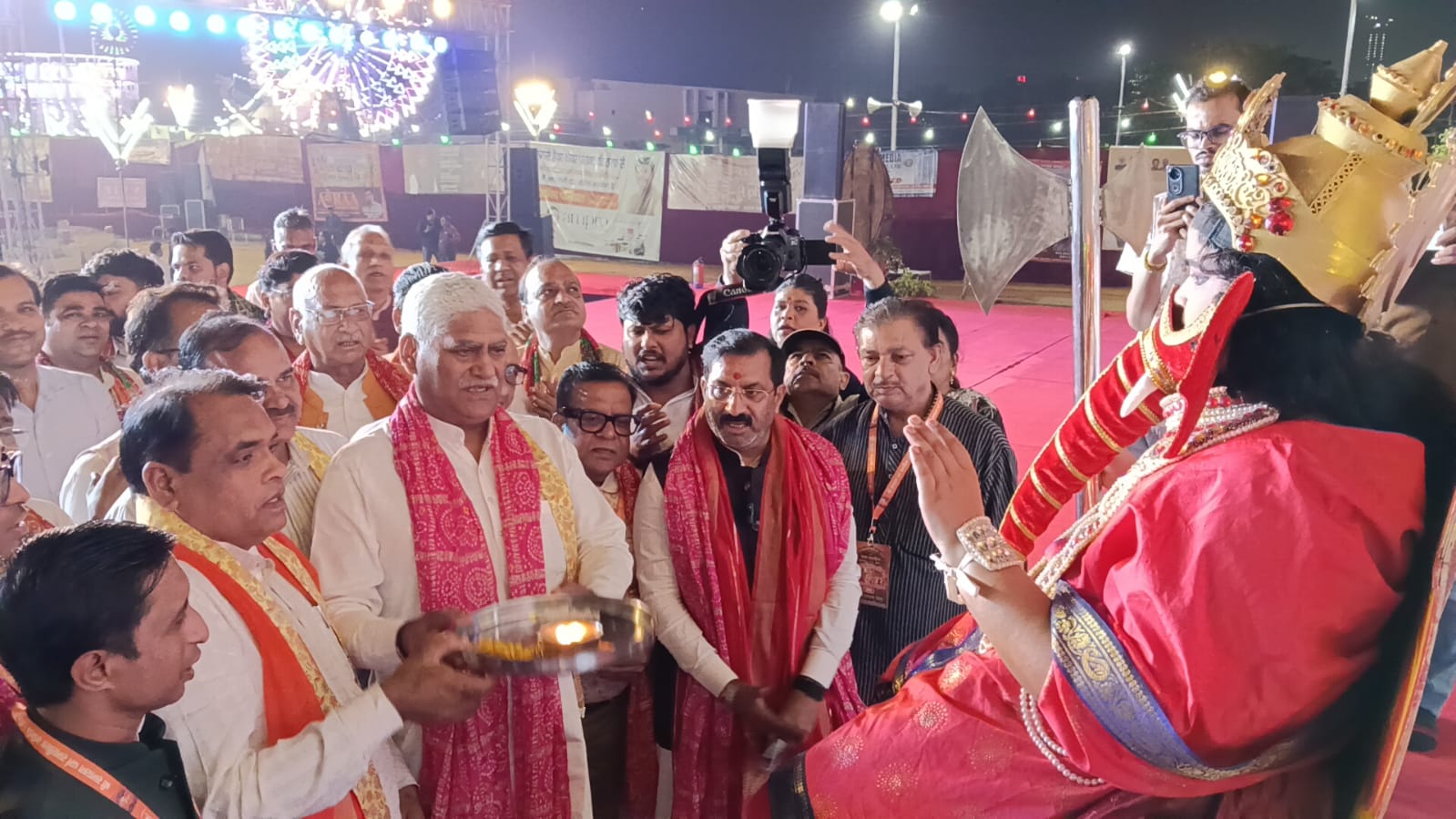 Noida Stadium Ramleela 2026: वनवास, भरत मिलाप, सीता हरण और हनुमान प्रकटोत्सव का भव्य मंचन, जसवंत सिंह सैनी की रही उपस्थिति