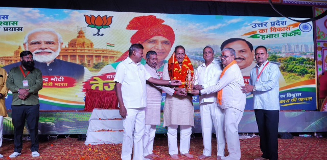 Surajpur Ramlila 2026: सूरजपुर की आदर्श रामलीला में श्रीराम-सुग्रीव मित्रता और लंका दहन का मंचन, विधायक तेजपाल नागर रहे मौजूद; रफ़्तार टूडे के संपादक गौरव शर्मा को किया सम्मानित