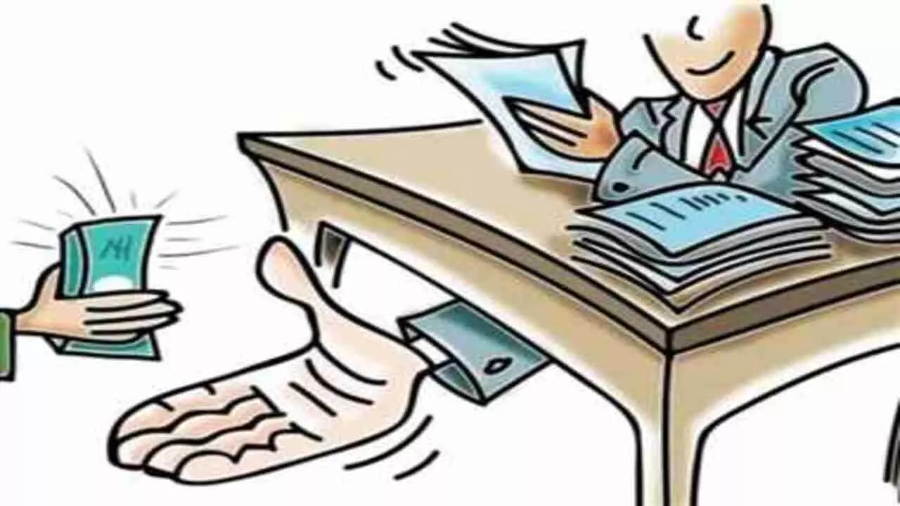 Bulandsheher News : बुलंदशहर रिश्वतखोर SDO का वीडियो वायरल, कार्रवाई की मांग तेज, विधायक लक्ष्मीराज सिंह से SDO के खिलाफ सख्त कार्रवाई की मांग