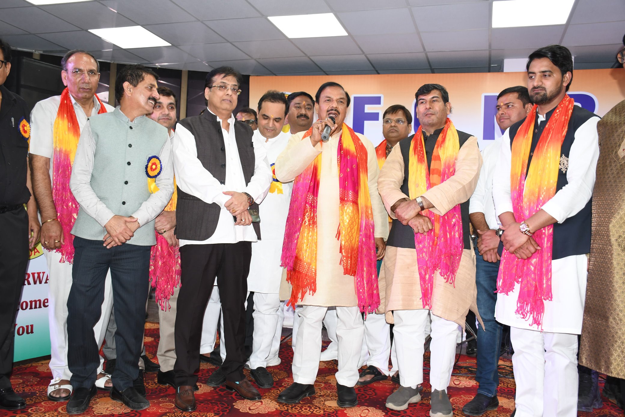 कार्यकर्ताओं के साथ आयोजित बैठक को संबोधित करते हुए सांसद डॉ महेश शर्मा ने कहा कि कर्मठ देवतुल्य कार्यकर्ताओं के परिश्रम और जनता के बल से अबकी बार 400 पार के साथ मोदी जी प्रधानमंत्री बनेंगे