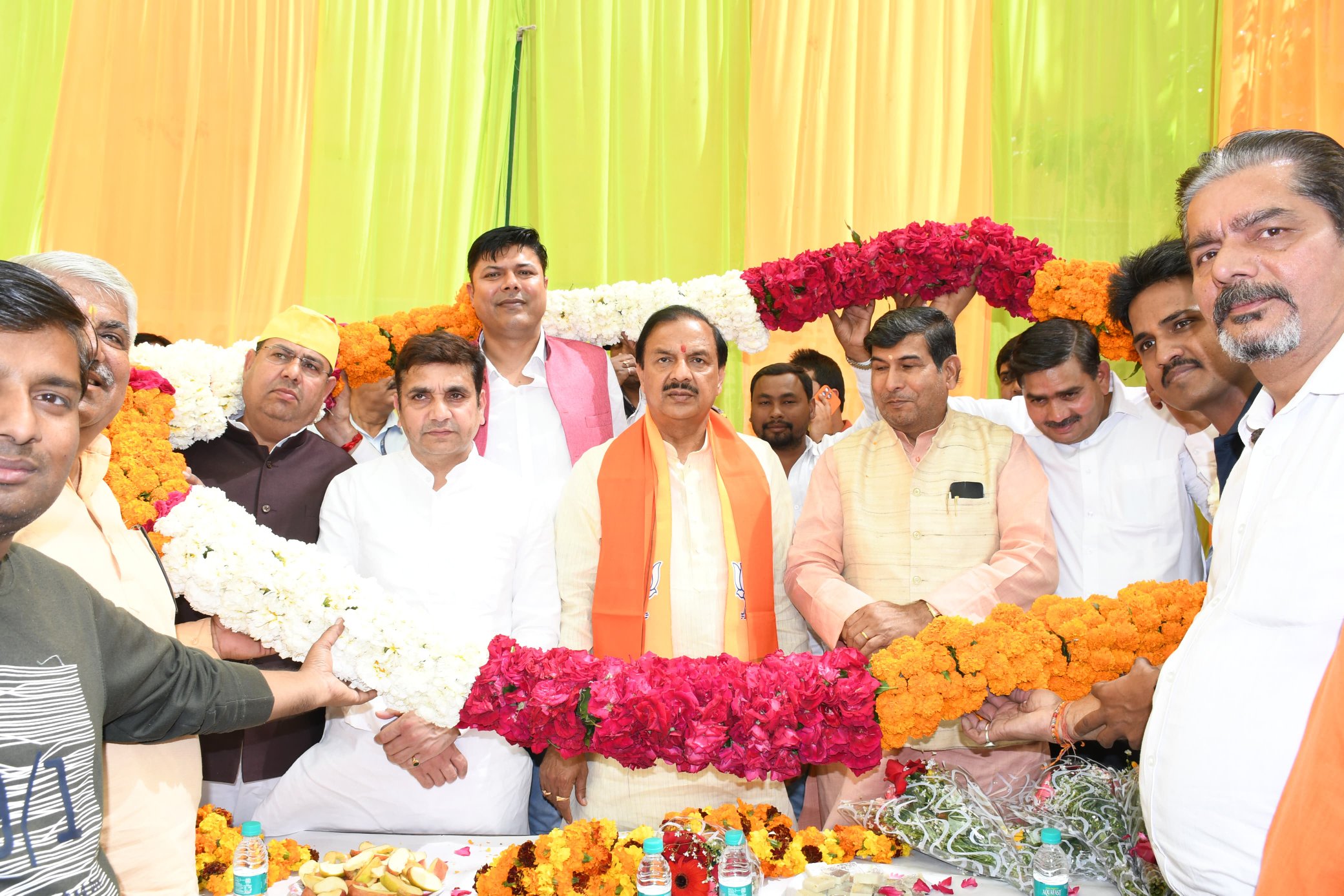 सांसद आपके द्वार” कार्यक्रम में विधानसभा दादरी की कई कॉलोनिया, गांव में भव्य स्वागत किया