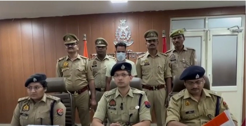 साइबर ठग पर कसा शिकंजा: फर्जी दस्तावेजों से इंश्योरेंस के नाम पर कर रहा था धोखाधड़ी, 19 हज़ार से ज्यादा लोगों का डाटा ठग के पास मिला