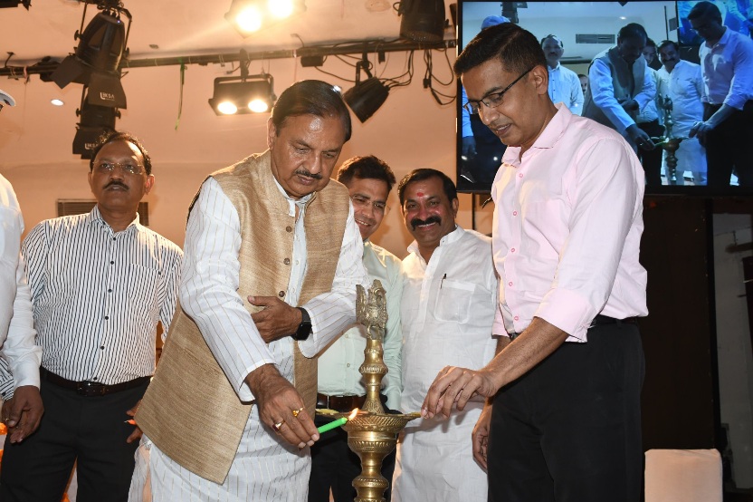 Noida MP Dr Mahesh Sharma News : 