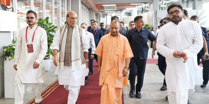 Noida Breaking News : नोएडा बना ड्रोन टेक्नोलॉजी का नया हब, रक्षामंत्री राजनाथ सिंह और CM योगी ने किया ड्रोन कंपनी का लोकार्पण, ऑपरेशन सिंदूर ने दिखाई भारत की ताकत, महेश शर्मा-पंकज सिंह की मौजूदगी ने बढ़ाया गौरव