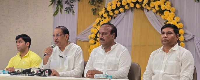 MLA Dadri News : “दादरी की रफ्तार अब मेट्रो और बसों के सहारे!”, 4 साल में 3900+ करोड़ का विकास, अब ट्रांसपोर्ट क्रांति की बारी, जल्द मिल सकती है शासन से हरी झंडी, गांव-गांव पहुंची सड़क, हर घर तक रोशनी और अस्पतालों ने बदली तस्वीर, शिक्षा और युवा सशक्तिकरण पर विशेष फोकस, दादरी बना ‘विकास, विश्वास और सुशासन’ का मॉडल