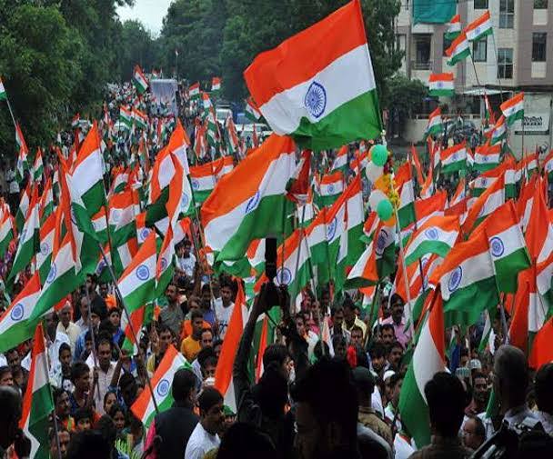 ग्रेनो में एक लाख तिरंगा बांटने की कार्य योजना तैयार,ग्रेनो प्राधिकरण की एसीईओ ने की तैयारियों की समीक्षा सभी वर्क सर्किल को सौंपी तिरंगा बंटवाने की जिम्मेदारी, इस मुहिम से स्कूल, कॉलेज, आरडब्ल्यूए व एओए भी जुड़ेंगे