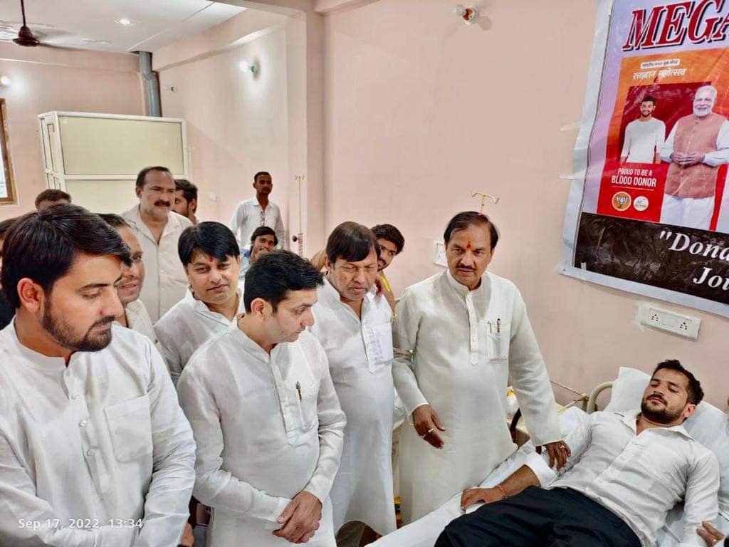 भारतीय जनता युवा मोर्चा जिला गौतमबुद्ध नगर ने भाजयुमो प्रदेश अध्यक्ष श्री प्रांशुदत्त द्विवेदी के निर्देशानुसार नेतृत्व में आज दिनाक 17 सितंबर को प्रधानमंत्री श्री नरेंद्र मोदी जी के जन्मदिवस के उपलक्ष्य में जिले में 10 स्थानों पर रक्तदान शिविर आयोजित किए