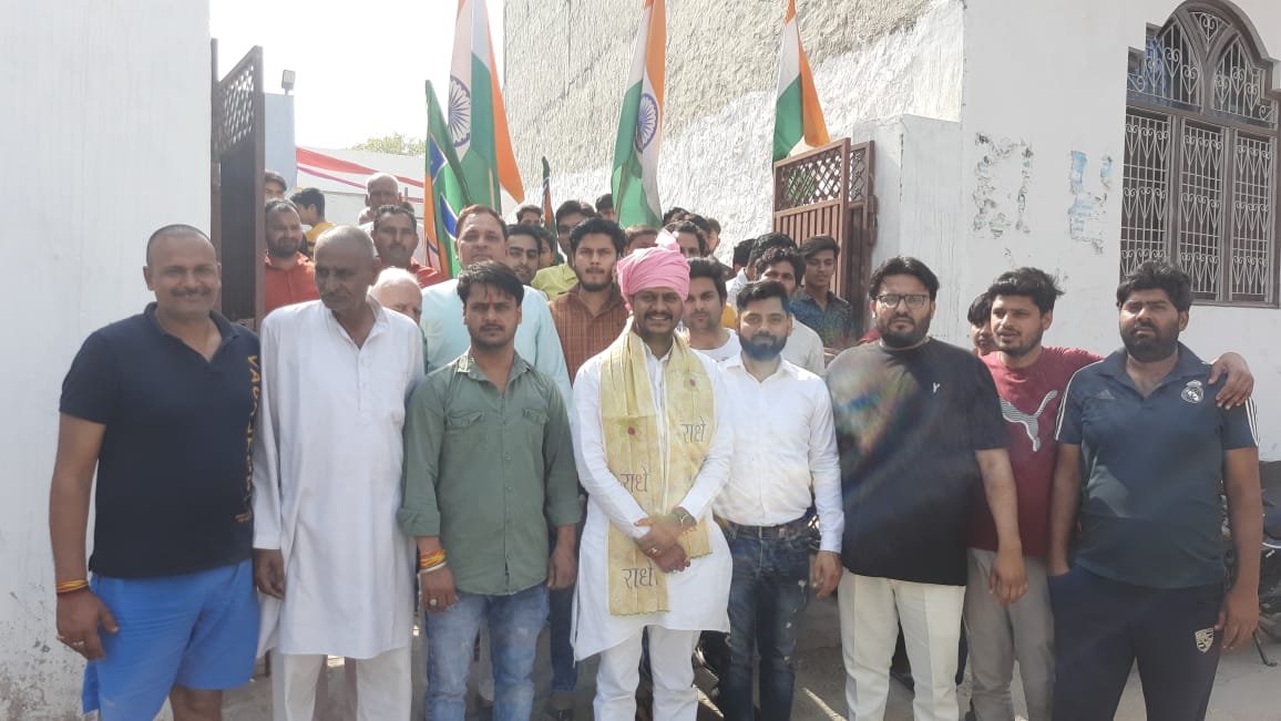 गौतमबुद्धनगर के दुरियाई गाँव मे क्षेत्रीय अध्यक्ष भाजयुमो सुखविंदर सोम शहीदी दिवस पर शहीद भगत सिंह की प्रतिमा पर माल्यार्पण
