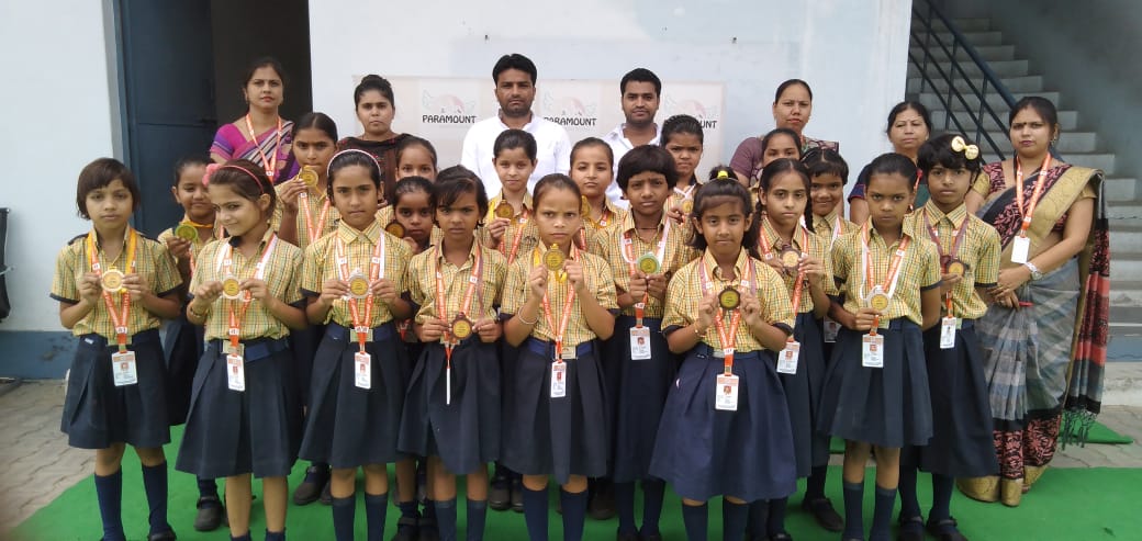 पैरामाउंट लिटिल ऐंजल्स स्कूल में ओलंपियाड प्रतियोगिता का आयोजन, पुरस्कार पाकर खिले बच्चों के चेहरे