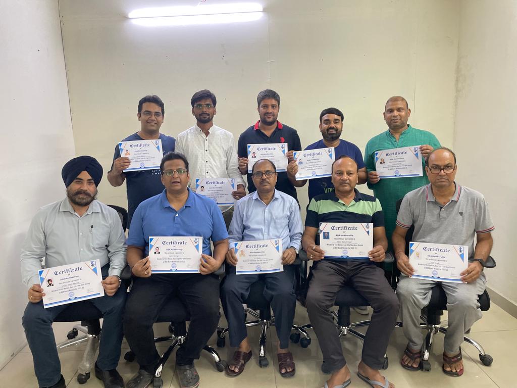 Gaur City के 1st एवेन्यू में AOA में चुनाव प्रक्रिया पूरी हुई। नये पदाधिकारियों ने कार्यभार सम्भाला।
