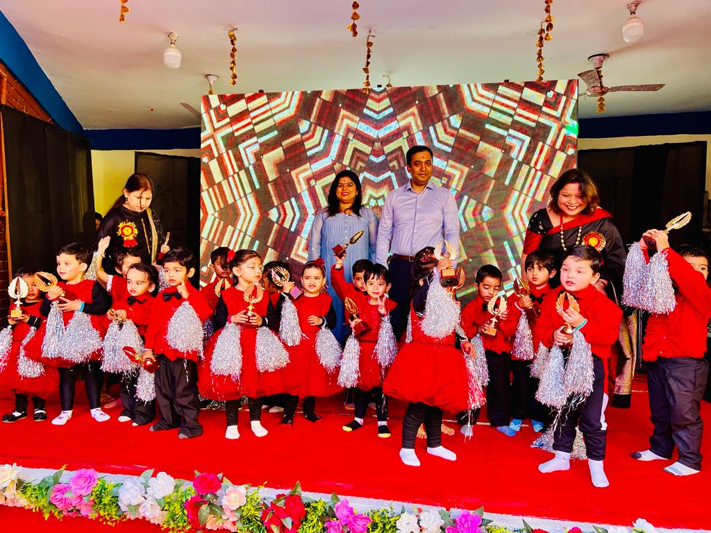 ग्रैंड माँ प्रीस्कूल एंड डे केयर मे वार्षिक उत्सव 