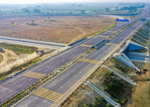 Industrial Corridor News : नोएडा-ग्रेनो से भी बड़ा बनेगा बुंदेलखंड औद्योगिक कॉरिडोर, 33 गांवों की बदलेगी किस्मत!, 13 अरब रुपये की स्वीकृति और युवाओं को रोजगार का मौका, CM योगी आदित्यनाथ सरकार ने दी इसे मंजूरी