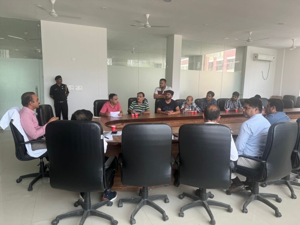 Greater Noida West News: GNWS1 Society Alliance ने ACEO सुनील कुमार सिंह से मुलाकात कर सौंपा ज्ञापन, ग्रेटर नोएडा वेस्ट की समस्याओं के समाधान के लिए मिलेंगे ठोस कदम