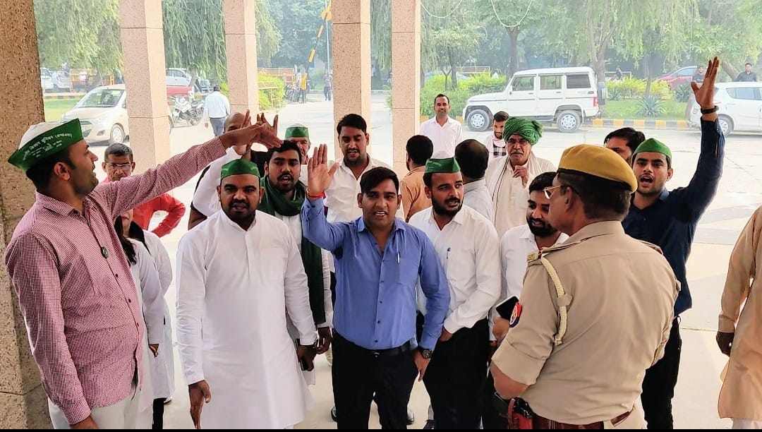 एनटीपीसी से प्रभावित किसानों की सकुशल रिहाई की मांग को लेकर बीकेयू अंबावता ने सौंपा ज्ञापन