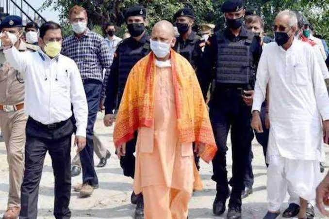 नोएडा आने से बचते रहे अखिलेश और मायावती, लेकिन योगी आदित्यनाथ ने दिखा दिया कि उनमें कोई  डर नही है और अंधविश्वास भी नहीं है