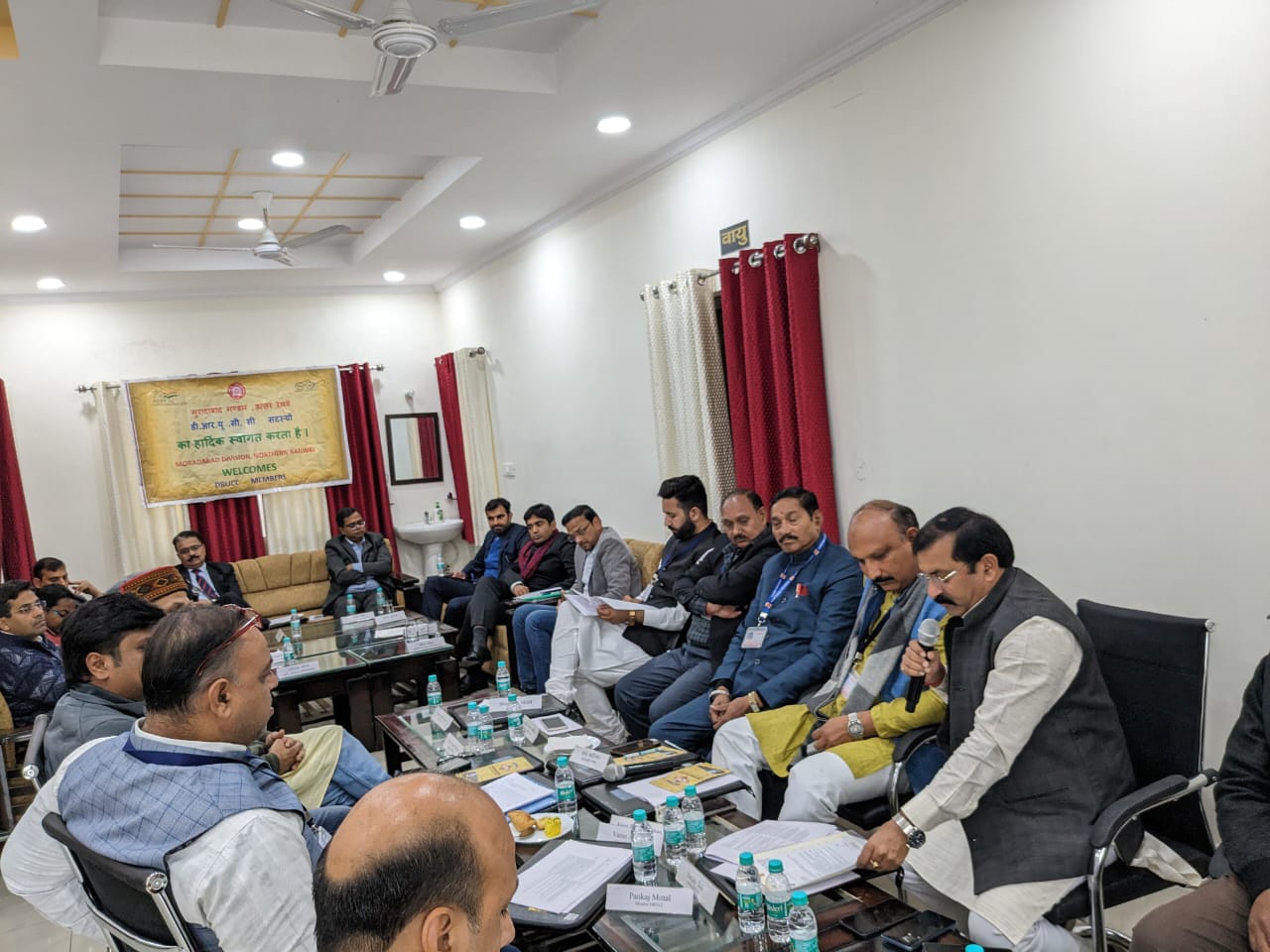 मुरादाबाद मण्डलीय रेल उपभोक्ता समिति की शुक्रवार को बरेली में हुई