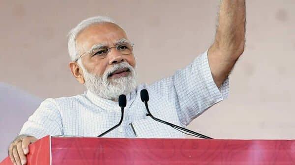नीच किस्म का आदमी' कहे जाने पर बोले पीएम मोदी, कांग्रेस को लपेट AAP पर पलटवार