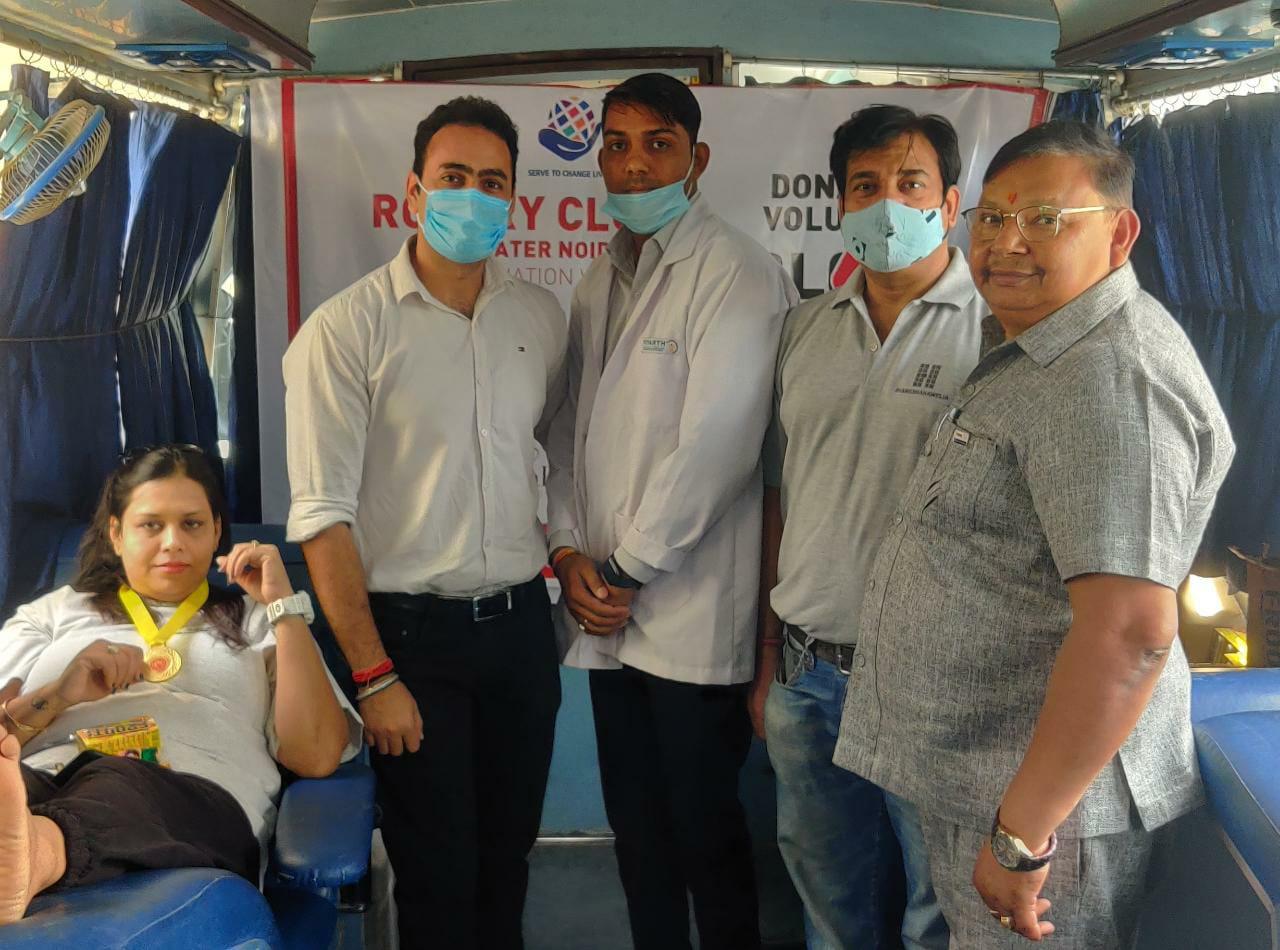 रोटरी क्लब ग्रेनो ने लगाया ब्लड डोनेशन कैंप