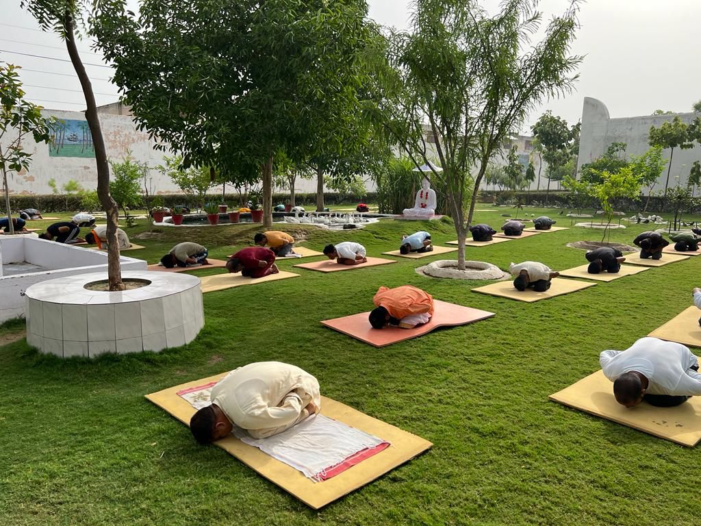 जिला जेल में सप्तदिवसीय योग शिविर का तीसरा दिन
