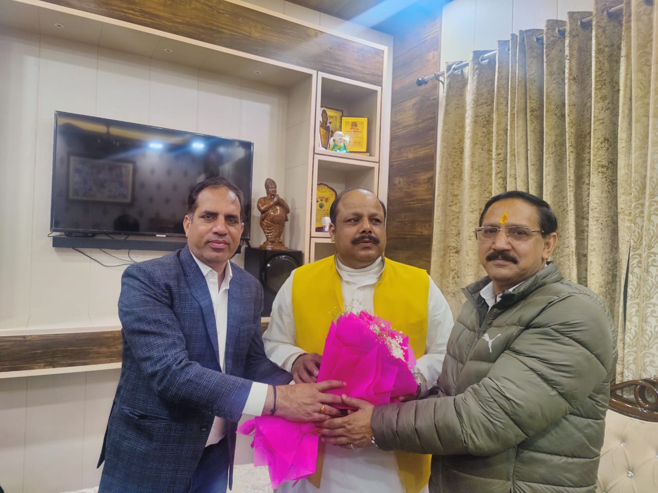 राज्य मंत्री दर्जा प्राप्त आदरणीय श्री मनीष गुप्ता का ग्रेटर नोएडा आगमन आगमन पर किया स्वागत